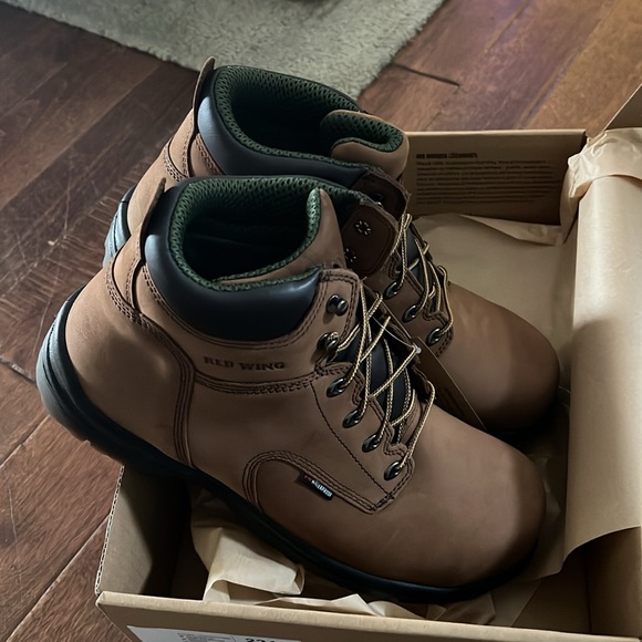 Men’s Size 13 Non-Metallic Toe, Waterproof 2240 Red Wing Work Boots NIB - Picture 3 of 9